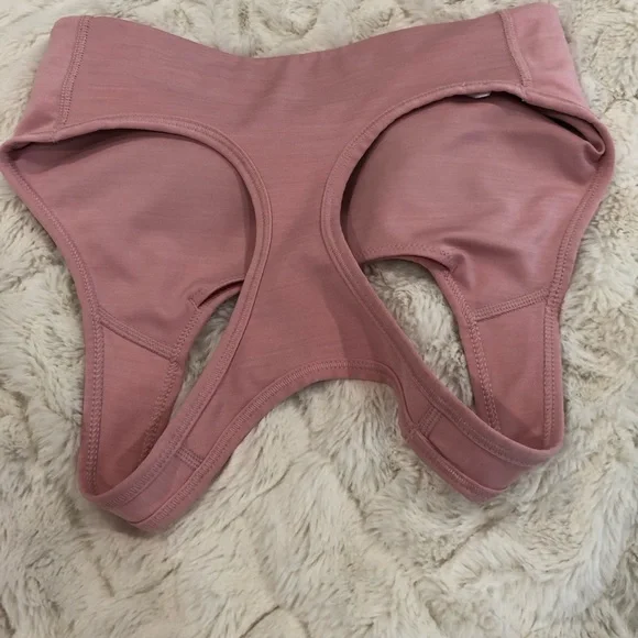 Gently worn Nike Small removable padding racer back sports bra - Picture 4 of 6